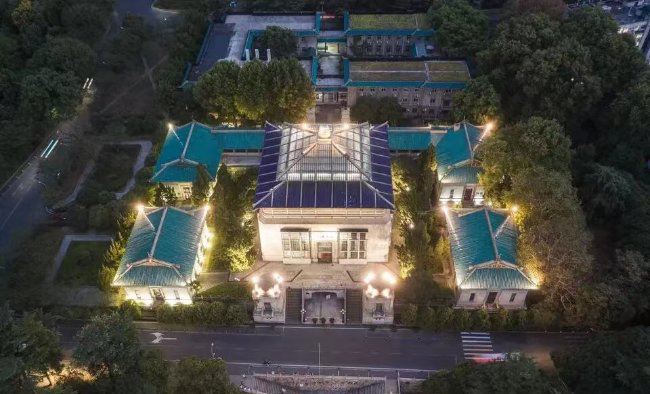 武汉高校校友会网站开发哪家好 烽虎网络专业解决方案-1