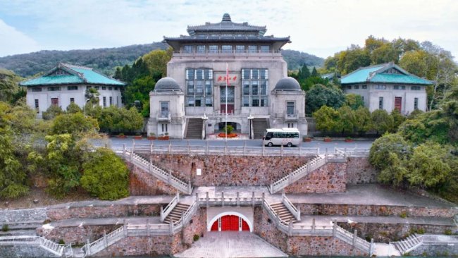 武汉高校迎新网站建设方案推荐及费用指南-1